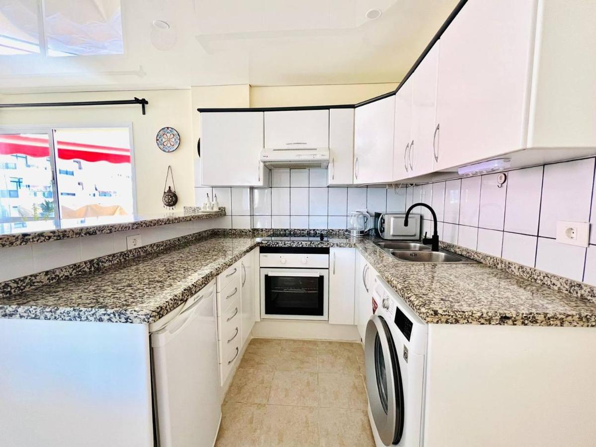 Cozy Beachfront Flat With Pool & Panoramic Sea View Terrace Lejlighed Puerto de Santiago  Eksteriør billede