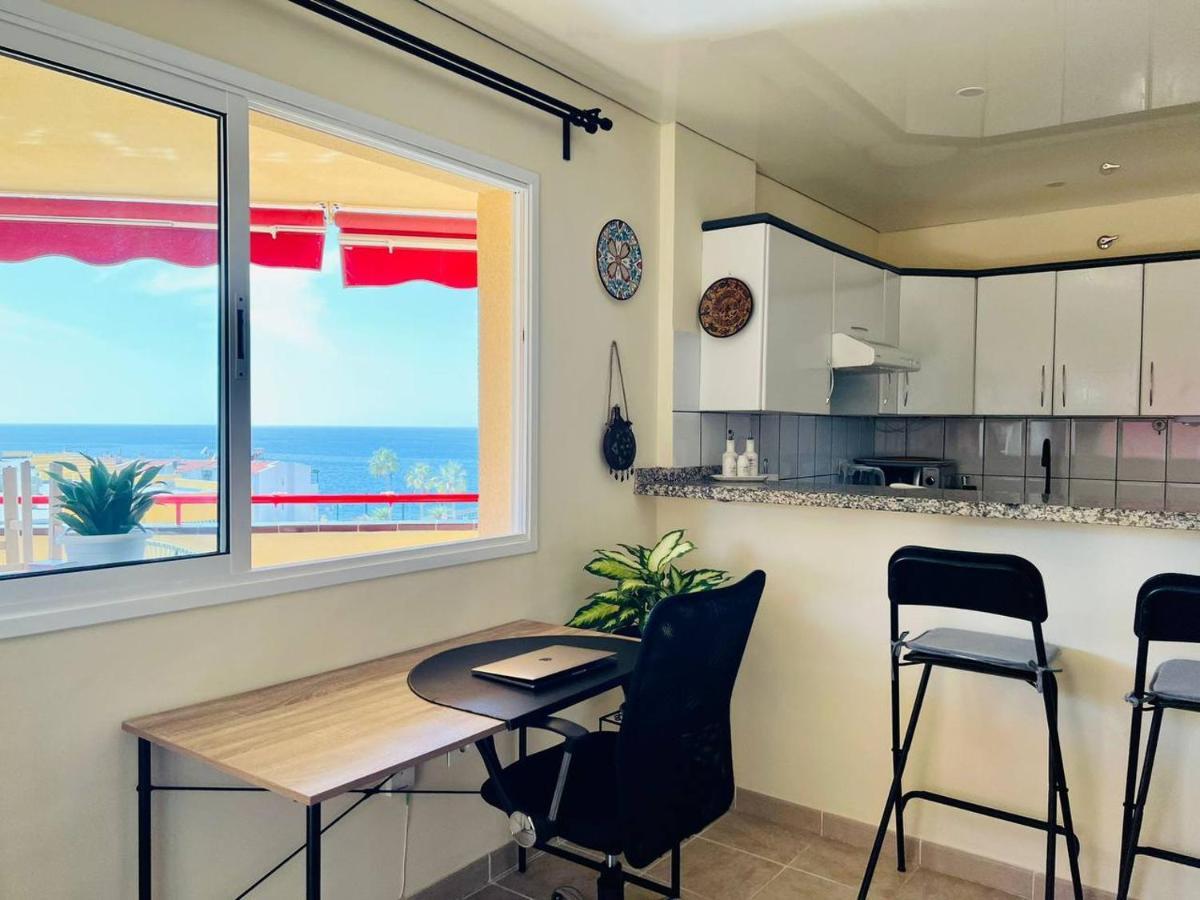 Cozy Beachfront Flat With Pool & Panoramic Sea View Terrace Lejlighed Puerto de Santiago  Eksteriør billede